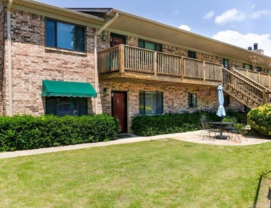 A Wonderful Lakefront Condo that Lives like a House Rather than - photo 1