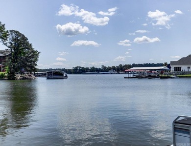 A Wonderful Lakefront Condo that Lives like a House Rather than - photo 2