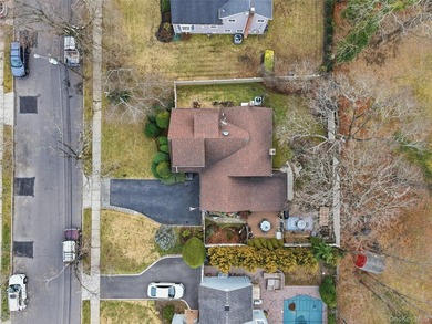 Welcome to this well-maintained 3-bedroom, 3-bath split-level - photo 25