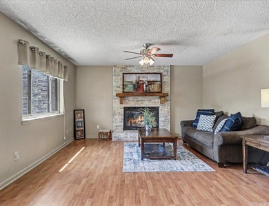 A Wonderful Lakefront Condo that Lives like a House Rather than - photo 6