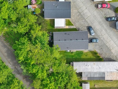 Backing onto greenspace, this bright, 2 bedroom, 2 bathroom - photo 30