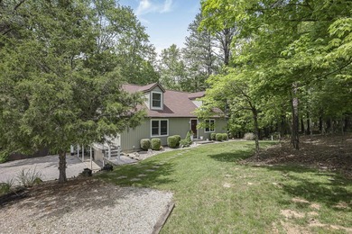 Welcome to Hideaway Hills and this spacious, beautifully updated - photo 4