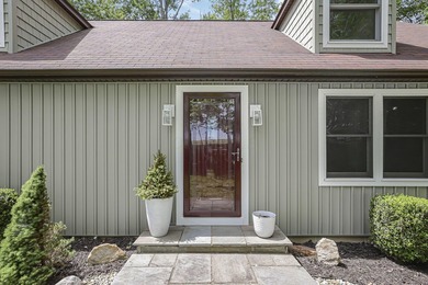 Welcome to Hideaway Hills and this spacious, beautifully updated - photo 7