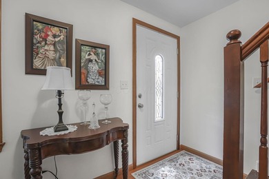 Welcome to Hideaway Hills and this spacious, beautifully updated - photo 8