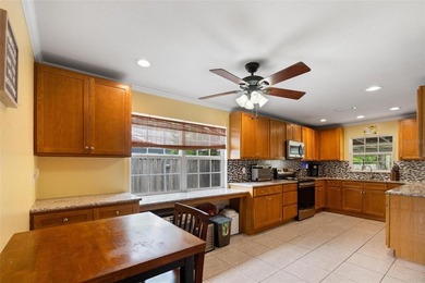 Fantastic opportunity to own this well-maintained block home in - photo 10