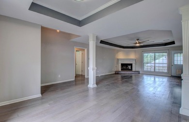 Beautiful updated home with a split floor plan. 3 bed/2 bath - photo 5