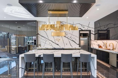 A rare opportunity to own a 15,600 sq ft ultra-luxury - photo 9
