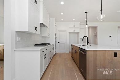 Experience luxury and leisure in The Maple by Tresidio Homes, an - photo 12