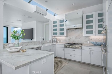An extraordinary example of contemporary Chris Abel-designed - photo 13
