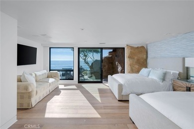 An extraordinary example of contemporary Chris Abel-designed - photo 19