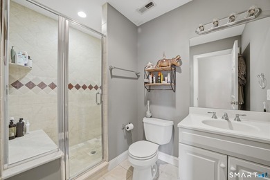 Thoughtfully designed for both comfortable everyday living and - photo 22