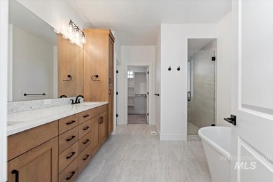 Experience luxury and leisure in The Maple by Tresidio Homes, an - photo 22