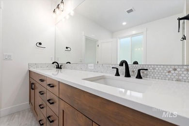 Experience luxury and leisure in The Maple by Tresidio Homes, an - photo 23