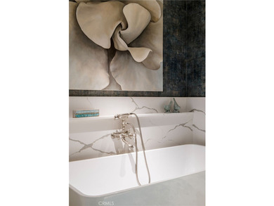 An extraordinary example of contemporary Chris Abel-designed - photo 24