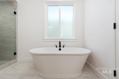 Experience luxury and leisure in The Maple by Tresidio Homes, an - photo 25