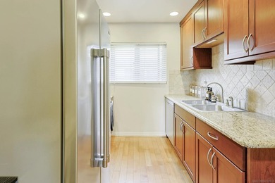 Welcome to this functional and stylish VA-approved studio condo - photo 4