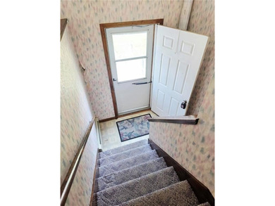 This raised ranch offers 3 bedrooms, one bathroom, galley - photo 5