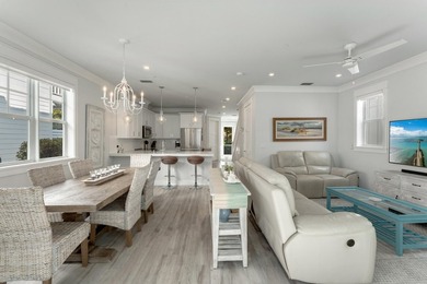 Perfectly positioned in the heart of Upper Matecumbe Key, this - photo 6