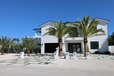 Stunning brand-new waterfront estate offering 6 bedrooms and 8 - photo 9