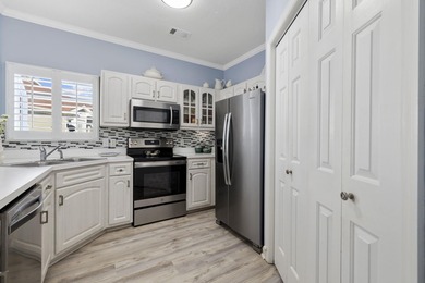 INCREDIBLE VIEWS & COASTAL LIVING AT ITS FINEST! Wake up each