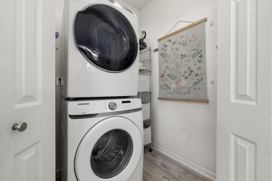 INCREDIBLE VIEWS & COASTAL LIVING AT ITS FINEST! Wake up each