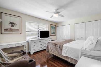 Beautiful, impeccably maintained, move-in ready 3/2/2 in the - photo 20