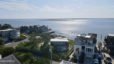 LOCATION! LOCATION! LOCATION! Exceptional bayfront opportunity - photo 1