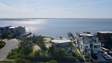 LOCATION! LOCATION! LOCATION! Exceptional bayfront opportunity - photo 2