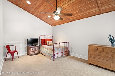 A River Valley Ranch home thoughtfully designed for the rhythm - photo 23