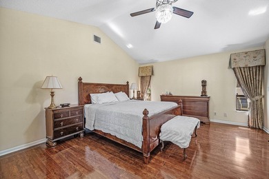 Beautiful, impeccably maintained, move-in ready 3/2/2 in the - photo 25