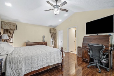 Beautiful, impeccably maintained, move-in ready 3/2/2 in the - photo 27