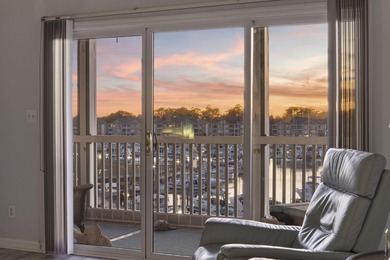 INCREDIBLE VIEWS & COASTAL LIVING AT ITS FINEST! Wake up each