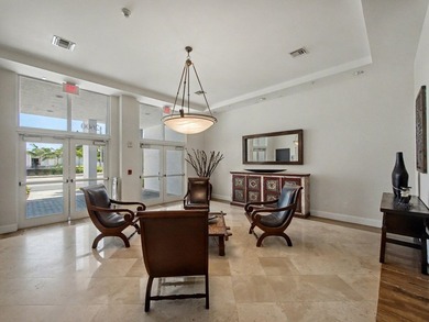 Beautiful, bright 2-bedroom, 2-bath unit with high ceilings and - photo 2