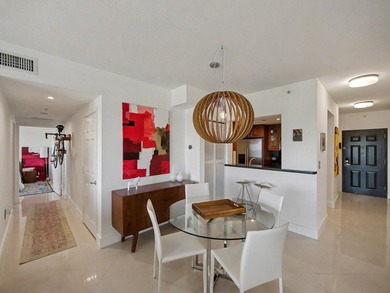 Beautiful, bright 2-bedroom, 2-bath unit with high ceilings and - photo 4
