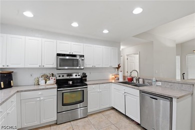 HUGE PRICE IMPROVEMENT! Move-in ready home on an oversized - photo 2