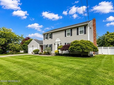 Welcome to this stunning Colonial tucked away on a private - photo 3
