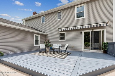 Welcome to this stunning Colonial tucked away on a private - photo 4