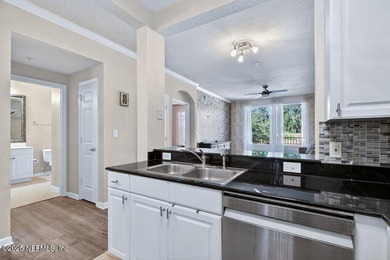 Low maintenance living in this beautifully updated 1 bedroom, 1 - photo 9