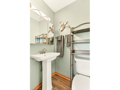 Enjoy downtown Rochester living in this spacious 2-bedroom - photo 13