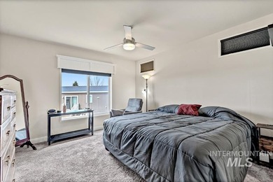 Welcome to effortless living in a desirable Boise area with easy - photo 16