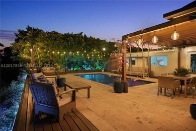 Spectacular single-family pool home featuring 4 bedrooms and 4 - photo 3