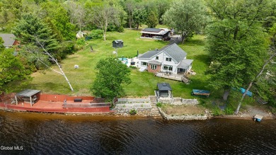 Set along the banks of the Hudson River, this rare Queensbury - photo 3