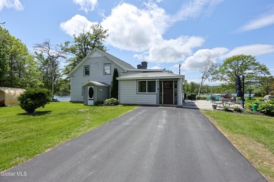 Set along the banks of the Hudson River, this rare Queensbury - photo 5