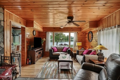 Set along the banks of the Hudson River, this rare Queensbury - photo 6