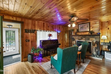Set along the banks of the Hudson River, this rare Queensbury - photo 9