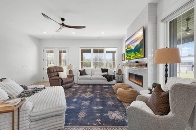 PRICE DROP!! Come take advantage of this Gorgeous, Luxury Home - photo 12