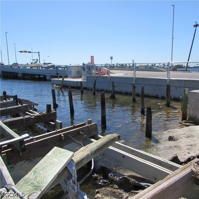Two Sided Bay frontage corner with direct view of The Matlacha - photo 5