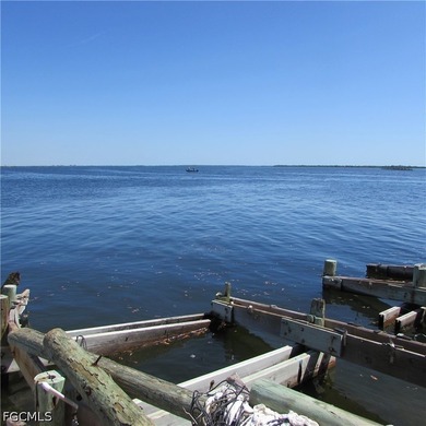 Two Sided Bay frontage corner with direct view of The Matlacha - photo 9