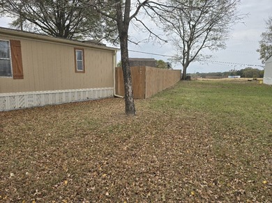 Huge price improvement! Super well-maintained 3-2 in the highly - photo 3