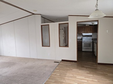 Huge price improvement! Super well-maintained 3-2 in the highly - photo 7